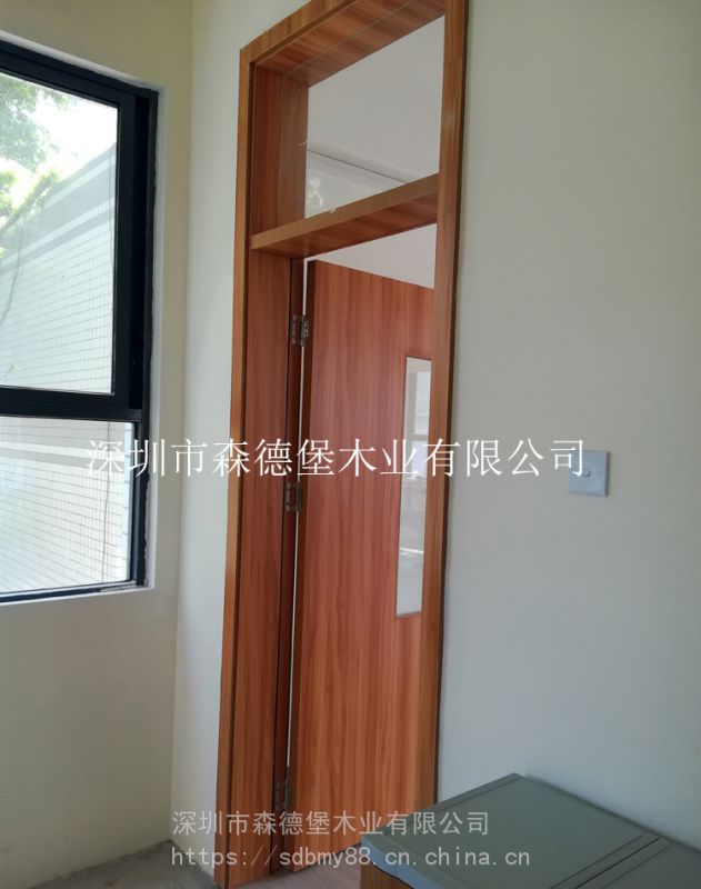 专业定制，安全护航 森德堡广东工厂打造中小学校教室门与幼儿园木门解决方案